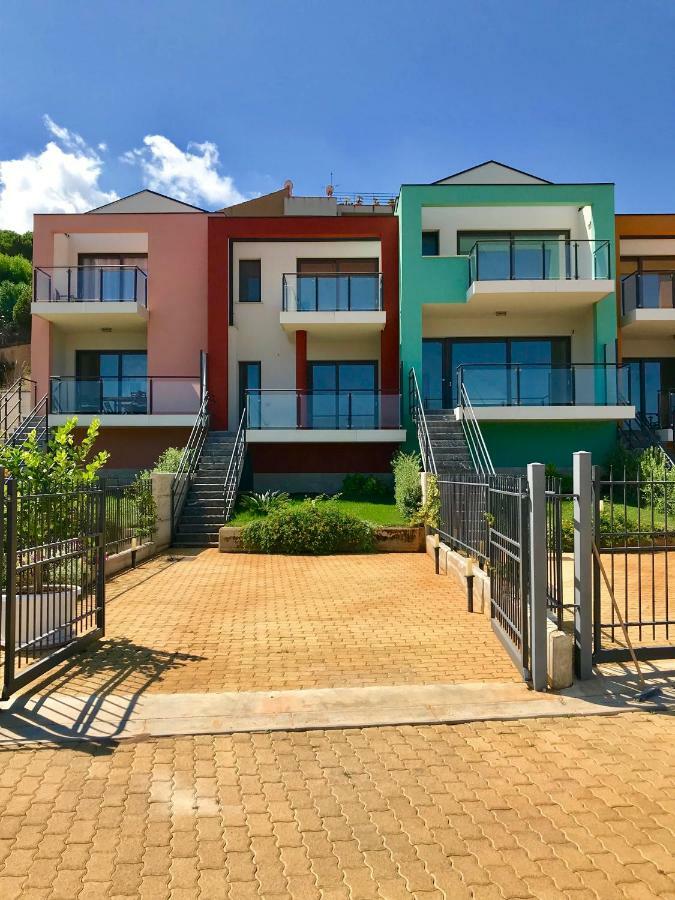 Red Luxury In Borgo Guardiola Near Cefalu Mandra Capreria Exterior foto