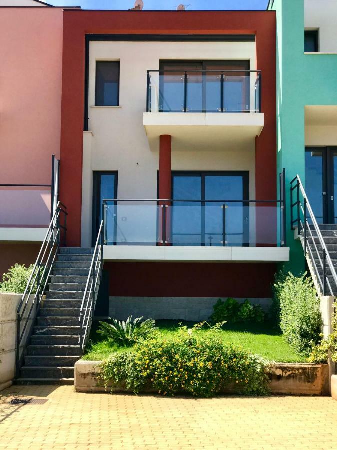 Red Luxury In Borgo Guardiola Near Cefalu Mandra Capreria Exterior foto
